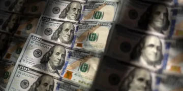 آینده‌ای خاکستری اسکانس سبز؛ افول آرام یا سقوط ناگهانی دلار؟